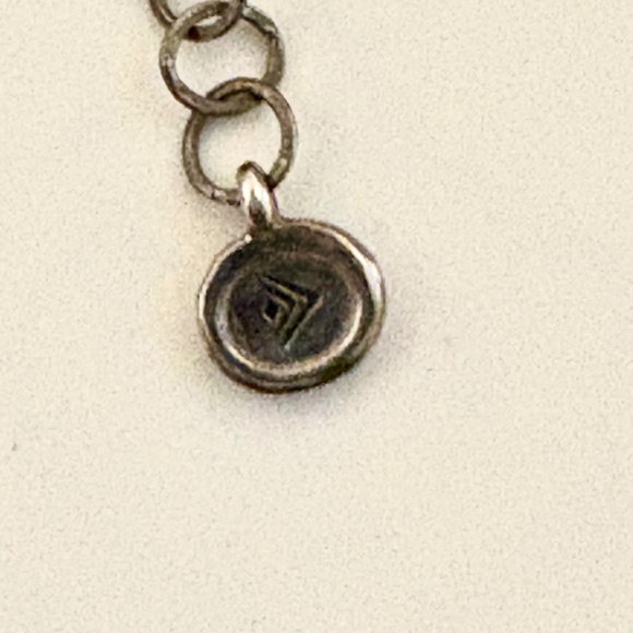 Sipada On Point Pendant Necklace - Picture 4 of 4